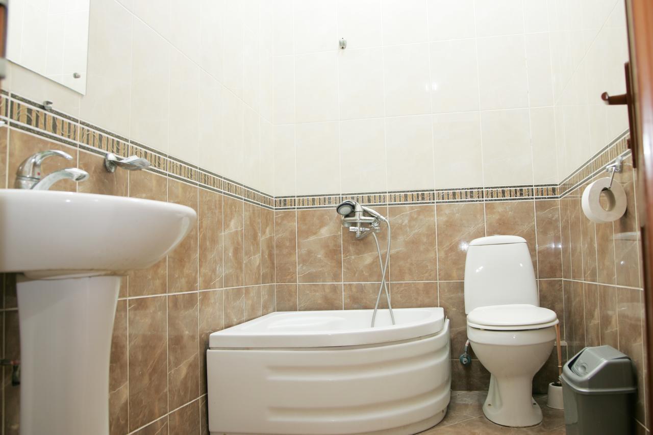 Eleon Hotel Kutaiszi Kültér fotó